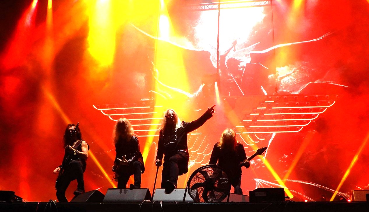 Le groupe de hard-rock anglais Saxon sur la scène du Hellfest en 2024