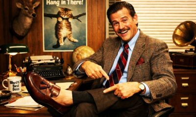 Homme qui porte des mocassins à glands