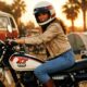 Jeune femme pilotant une moto Yamaha XT 500
