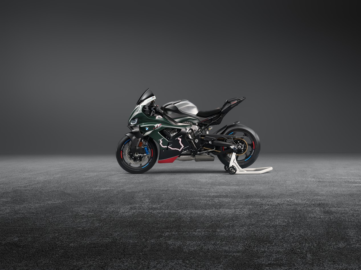 bmw m 1000 rr 3