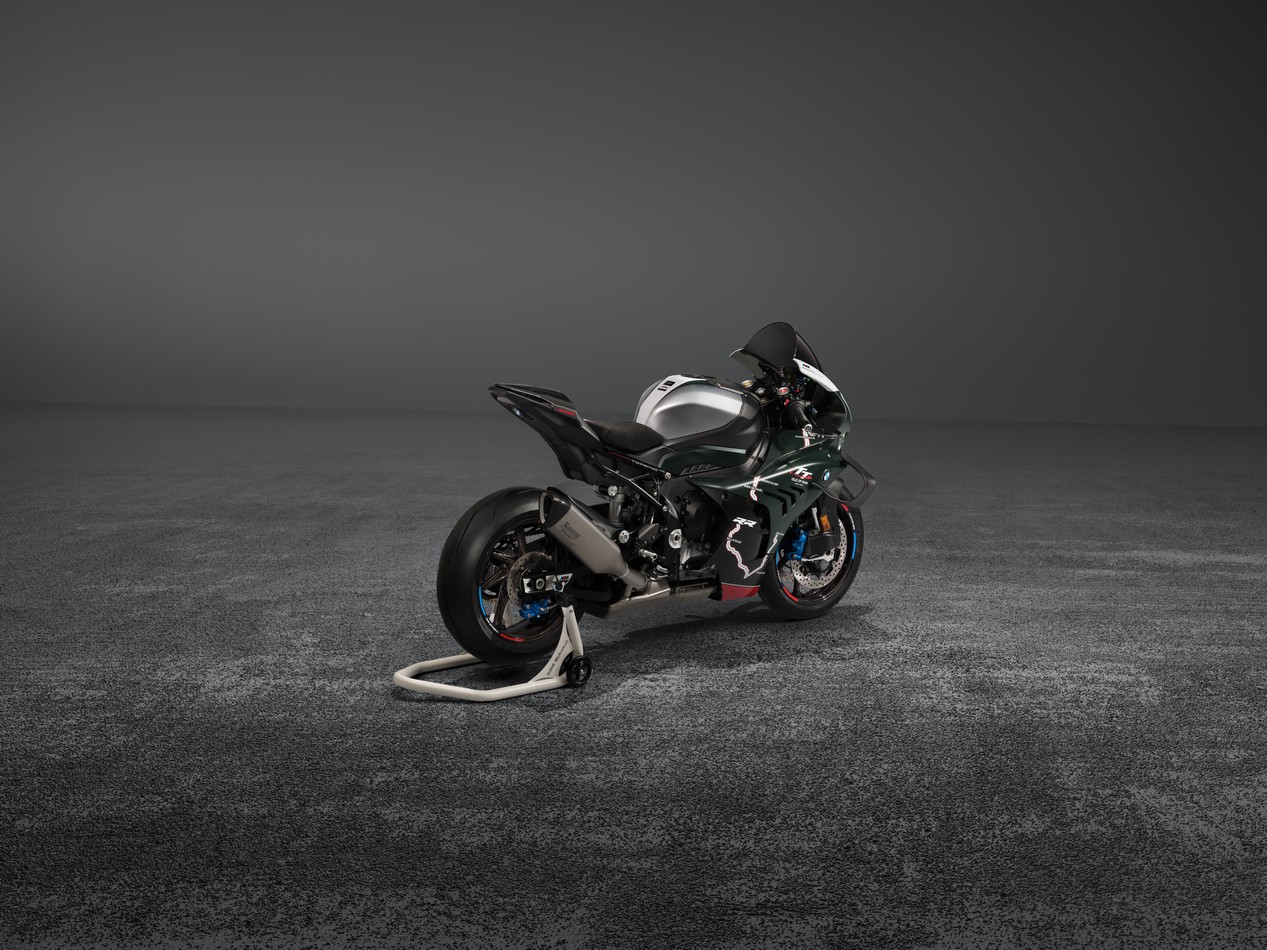 bmw m 1000 rr 6