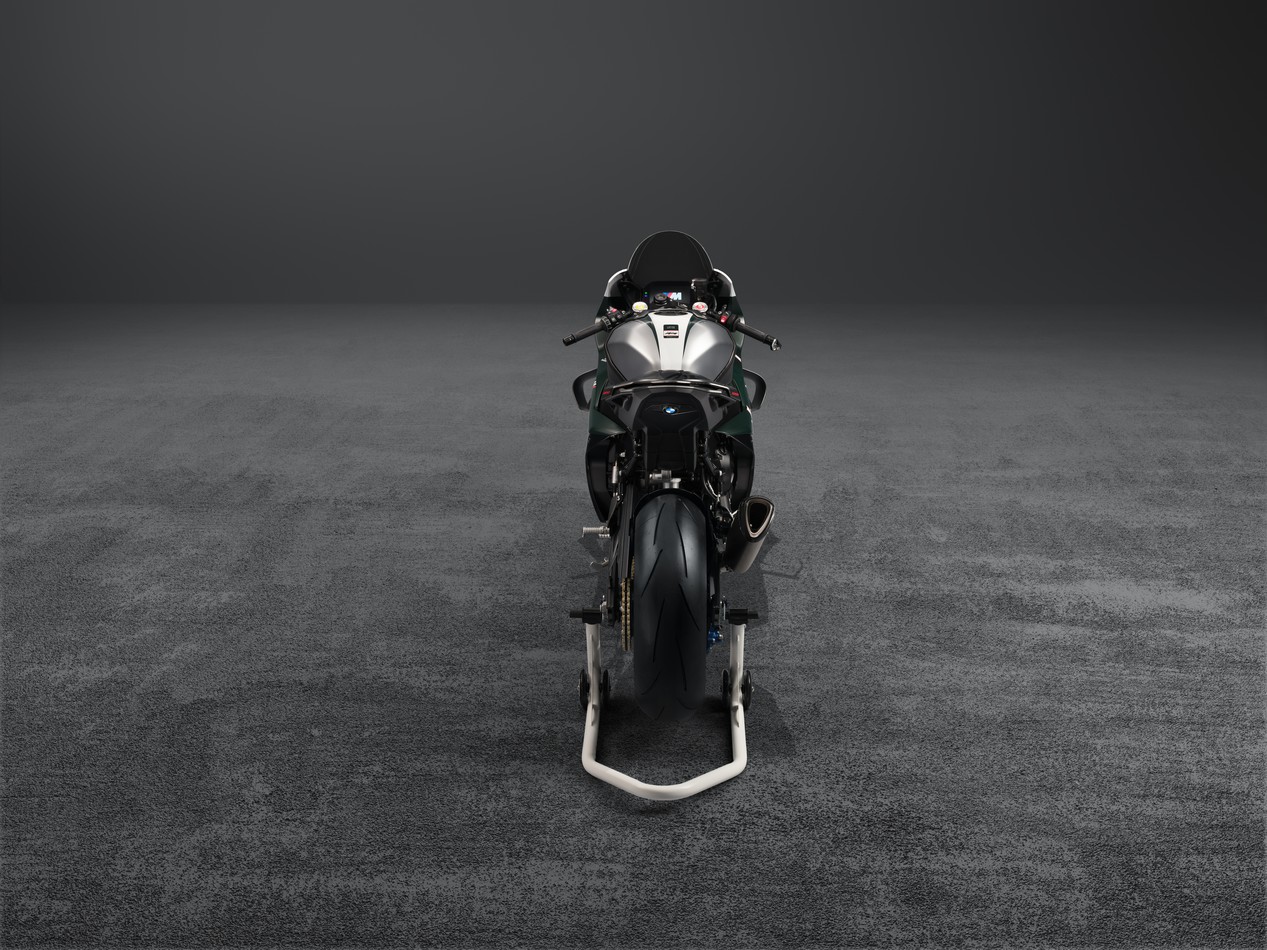bmw m 1000 rr 7