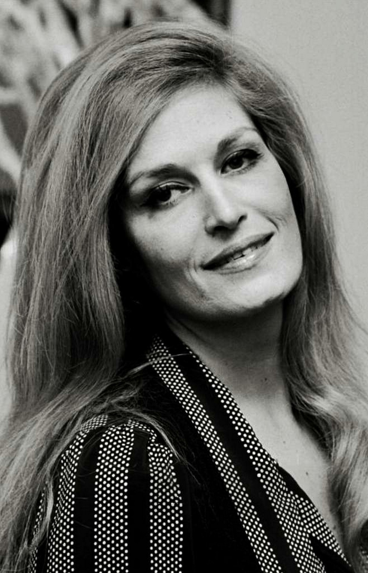 Photo en noir et blanc de la chanteuse Dalida prise le 1er avril 1974
