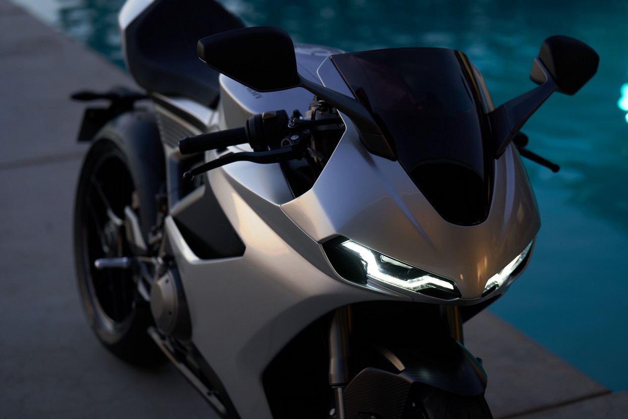 Nouvelle moto Norton Manx R modèle 2026 de couleur grise