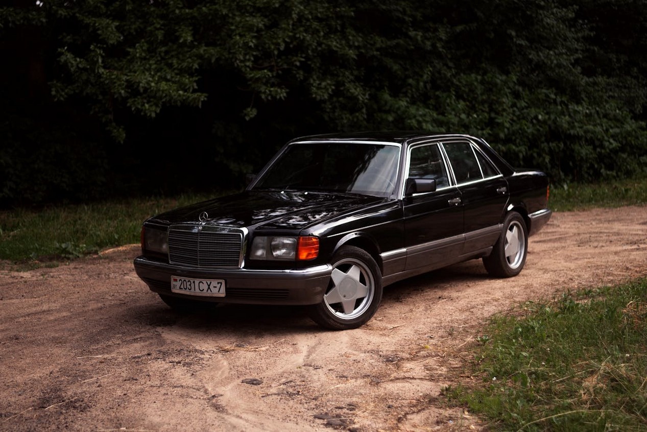 Mercedes Classe S W126 noire