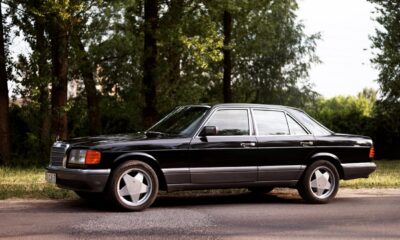 Mercedes Classe S W126 couleur noire