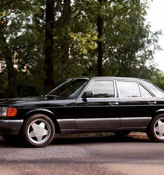 Mercedes Classe S W126 couleur noire