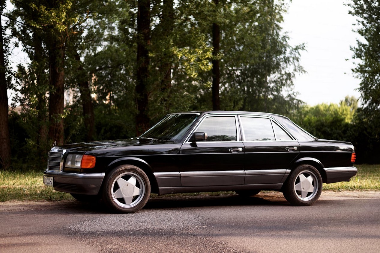 Mercedes Classe S W126 couleur noire