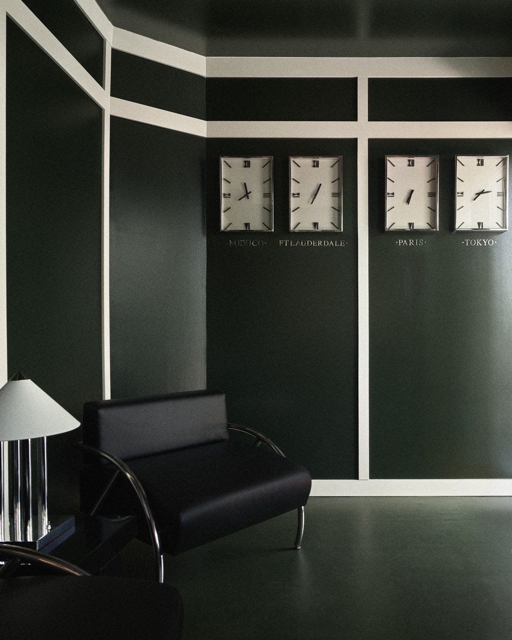 perroquet motel 12