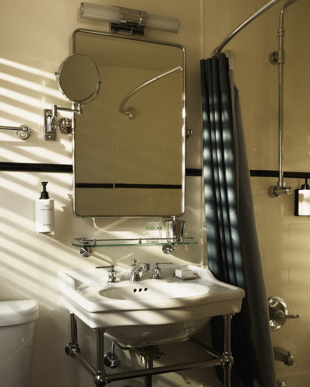 perroquet motel 24