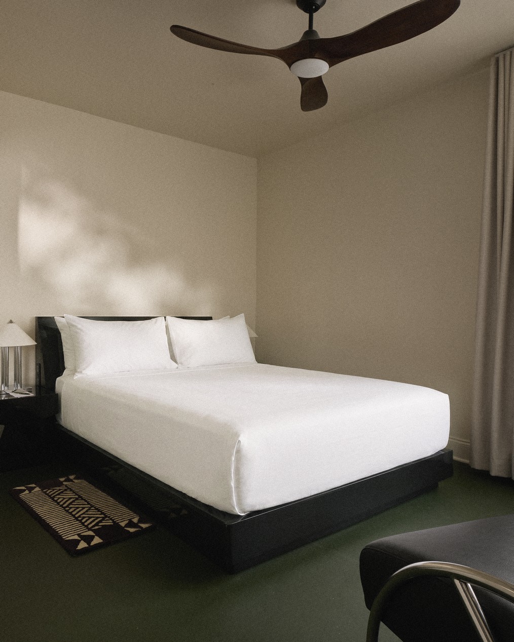 perroquet motel 27