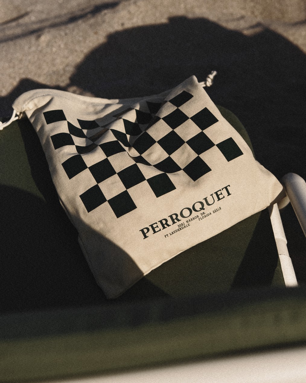 perroquet motel 50
