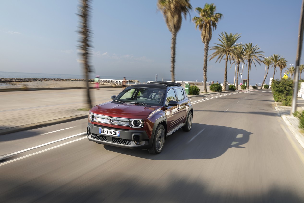 renault 4 e tech plein sud 7