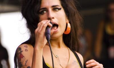 Photo en couleurs de la chanteuse Amy Winehouse en 2007