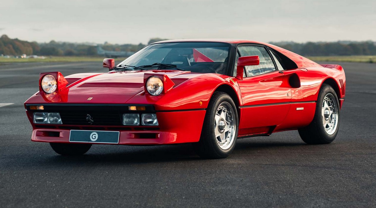 Ferrari 288 GTO rouge de 1985 à vendre chez Girardo