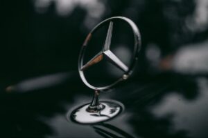 emblème de la marque Mercedes : l'étoile