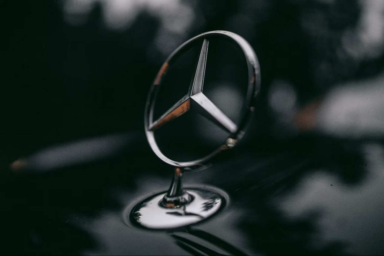 emblème de la marque Mercedes : l'étoile