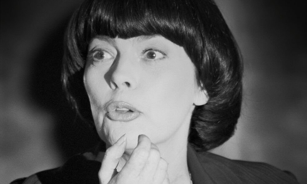 La chanteuse française Mireille Mathieu en 1997