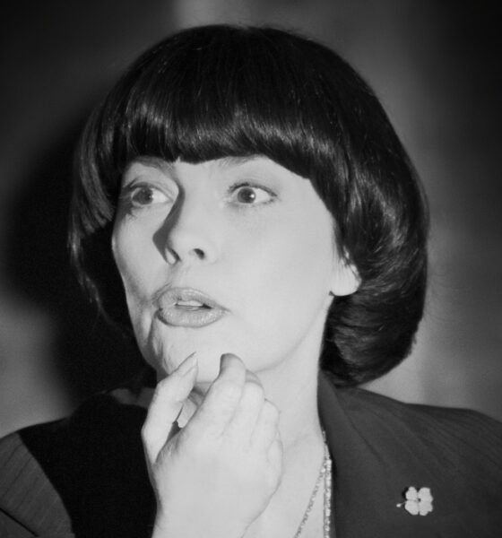 La chanteuse française Mireille Mathieu en 1997