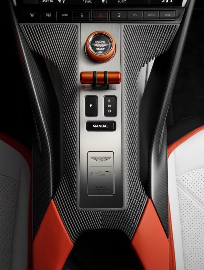 Aston Martin Valen interieur
