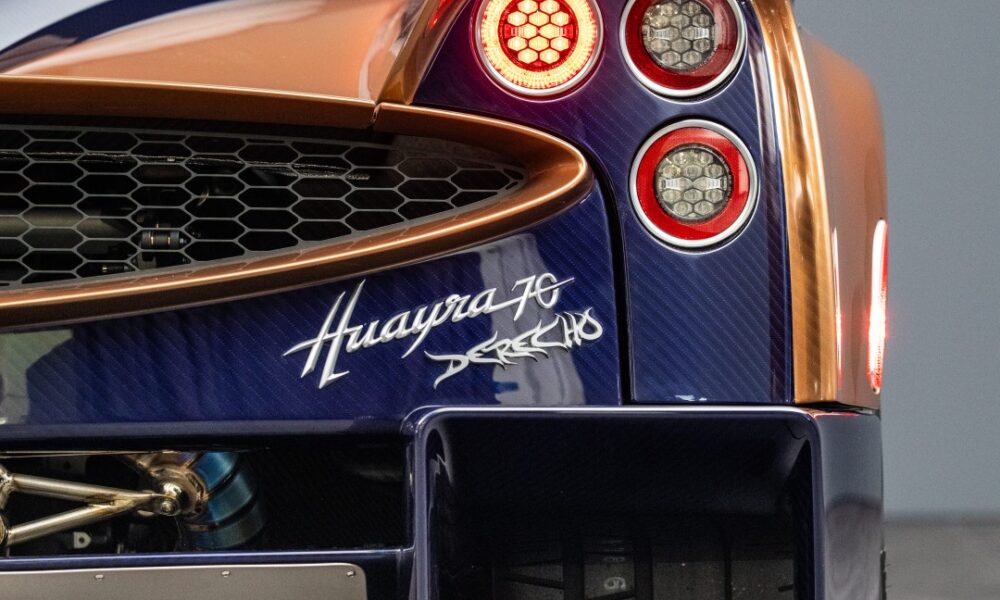 Pagani-Huayra-70-Derecho-008