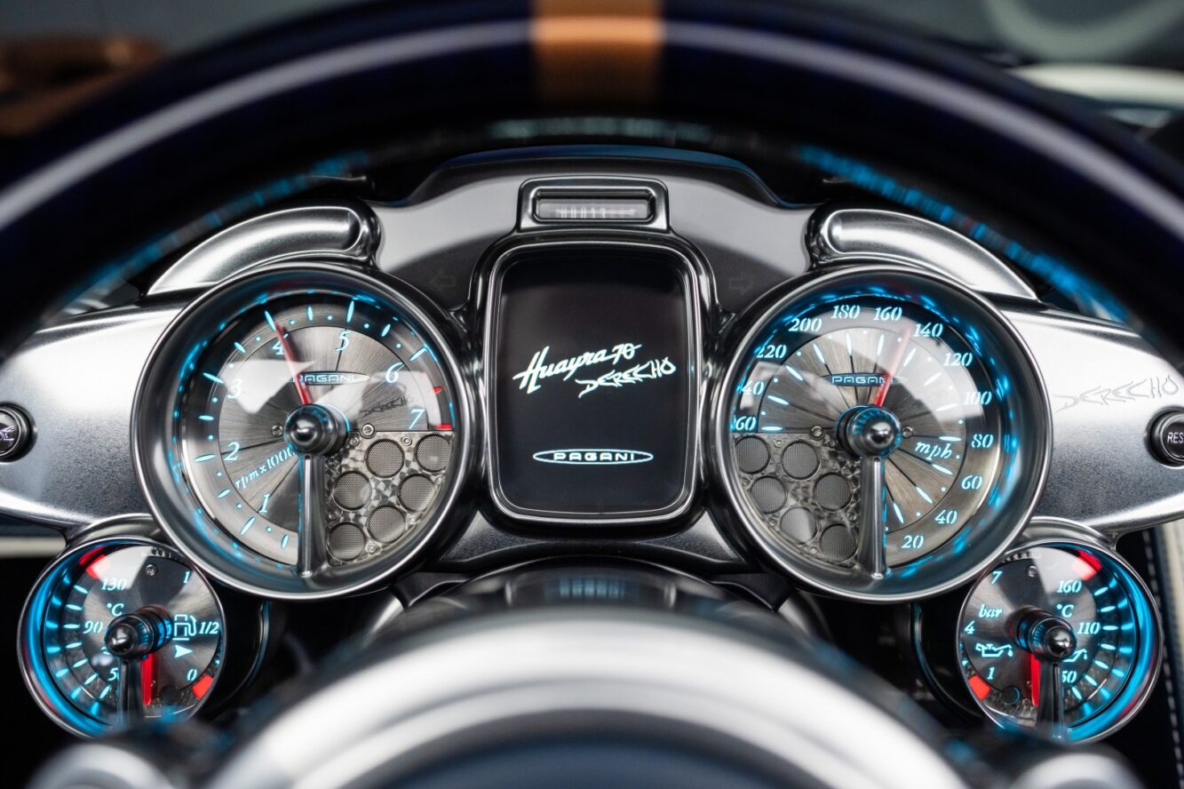 Pagani-Huayra-70-Derecho-008 compte tours