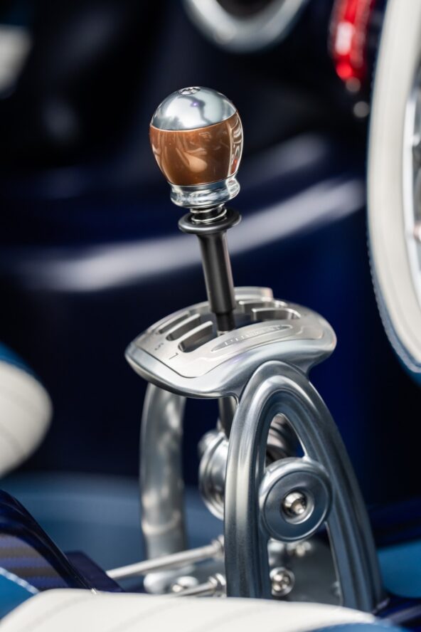 Pagani-Huayra-70-Derecho-008 levier de vitesse