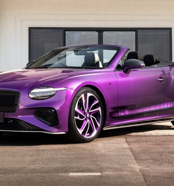 Bentley Continental GTC modèle unique pour les 80 ans de la marque. Peinture Supernova Purple Ombre