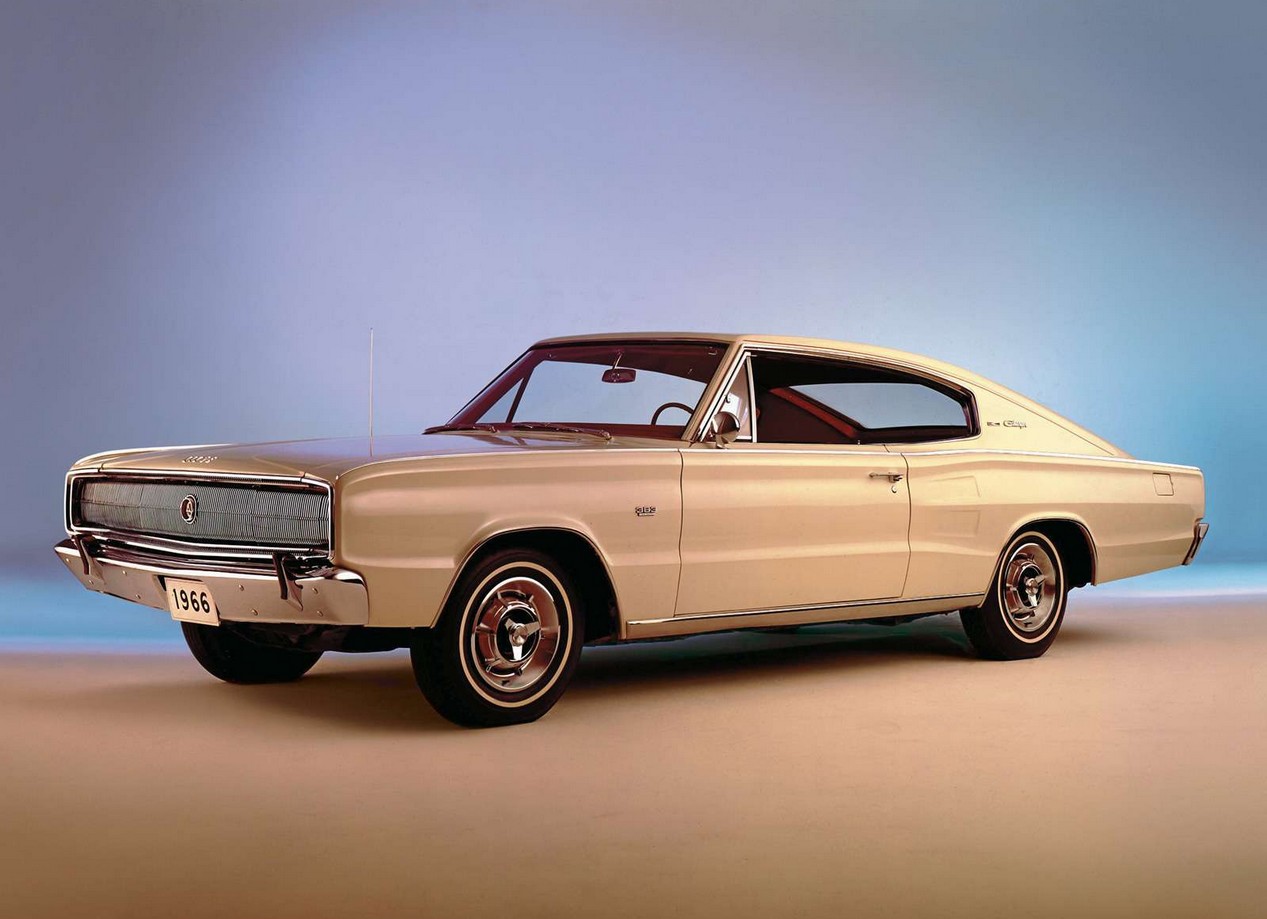 Premier modèle de la voiture Dodge Charger de 1966