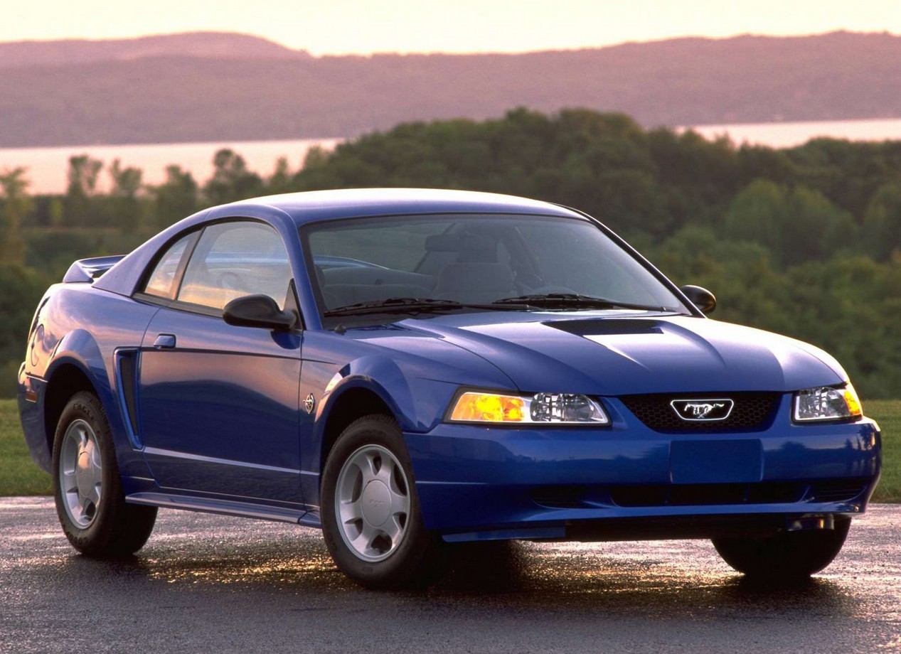 ford mustang version 4 1999