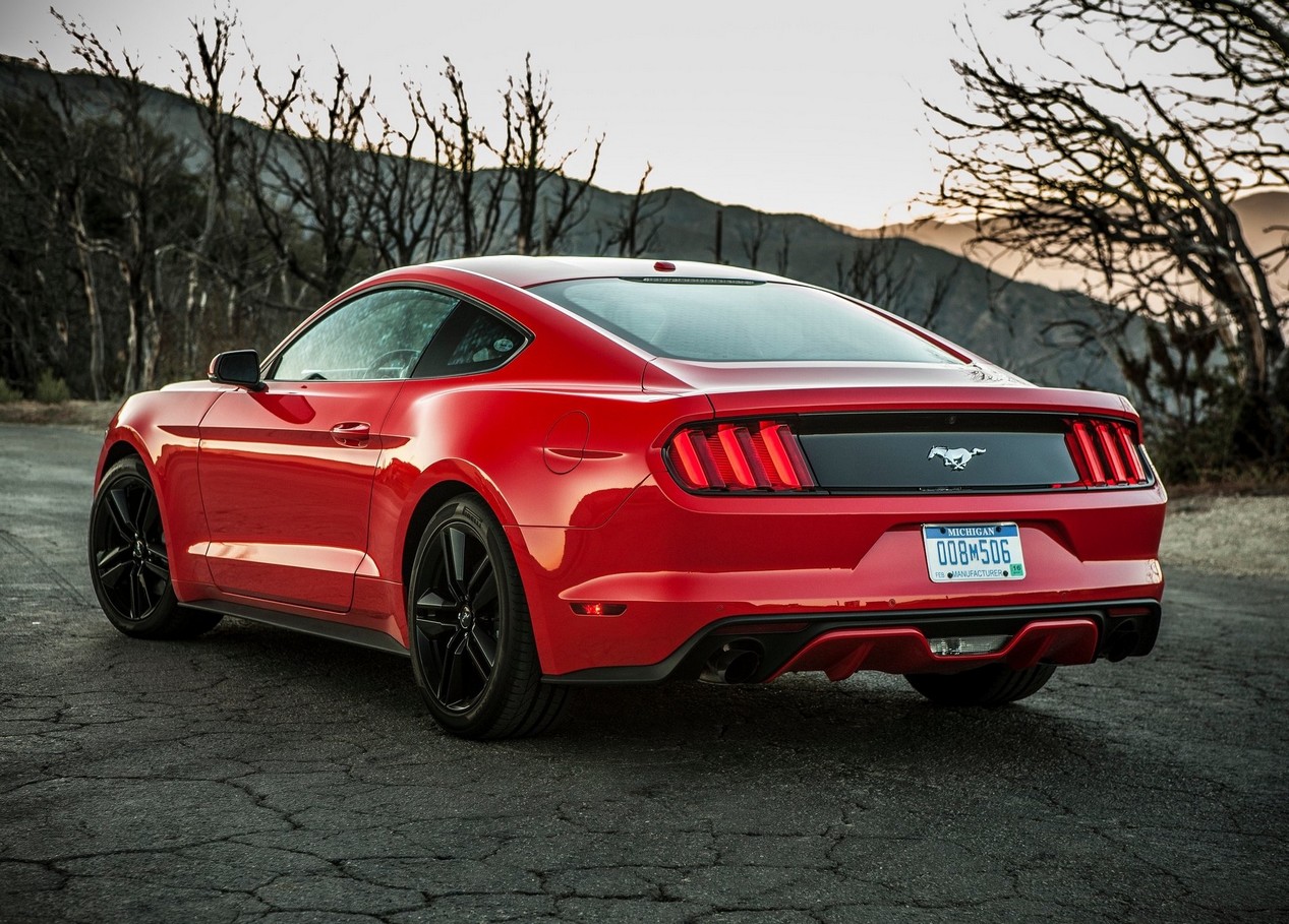 ford mustang version 6 2015 arriere