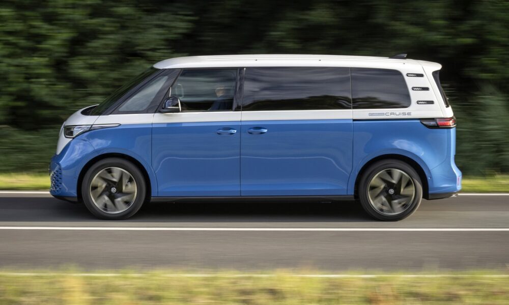 Volkswagen ID. California Cruise 100% électrique modèle 2026 couleur bleue et blanc