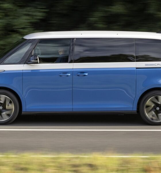 Volkswagen ID. California Cruise 100% électrique modèle 2026 couleur bleue et blanc