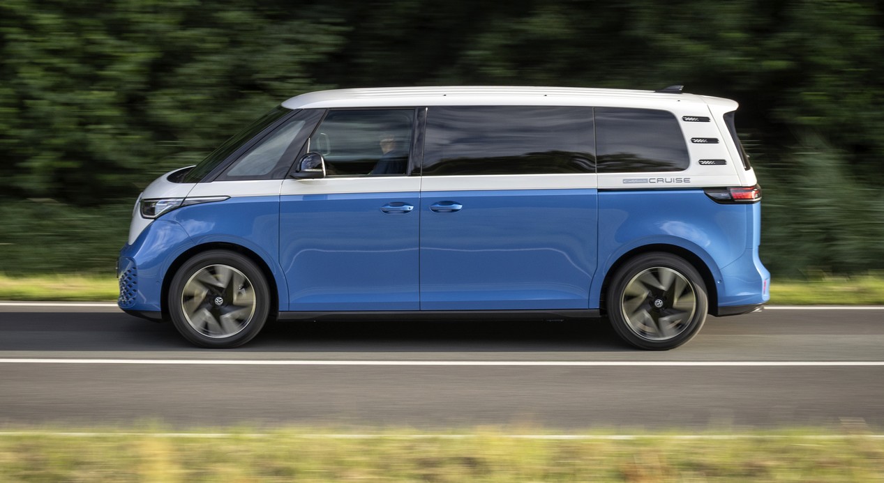 Volkswagen ID. California Cruise 100% électrique modèle 2026 couleur bleue et blanc