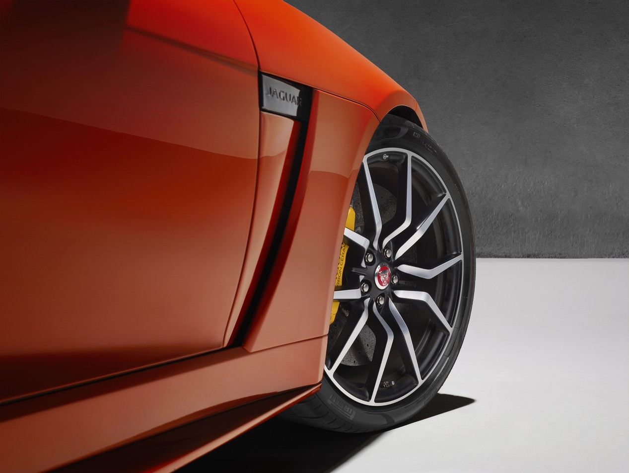 jaguar f type svr 17
