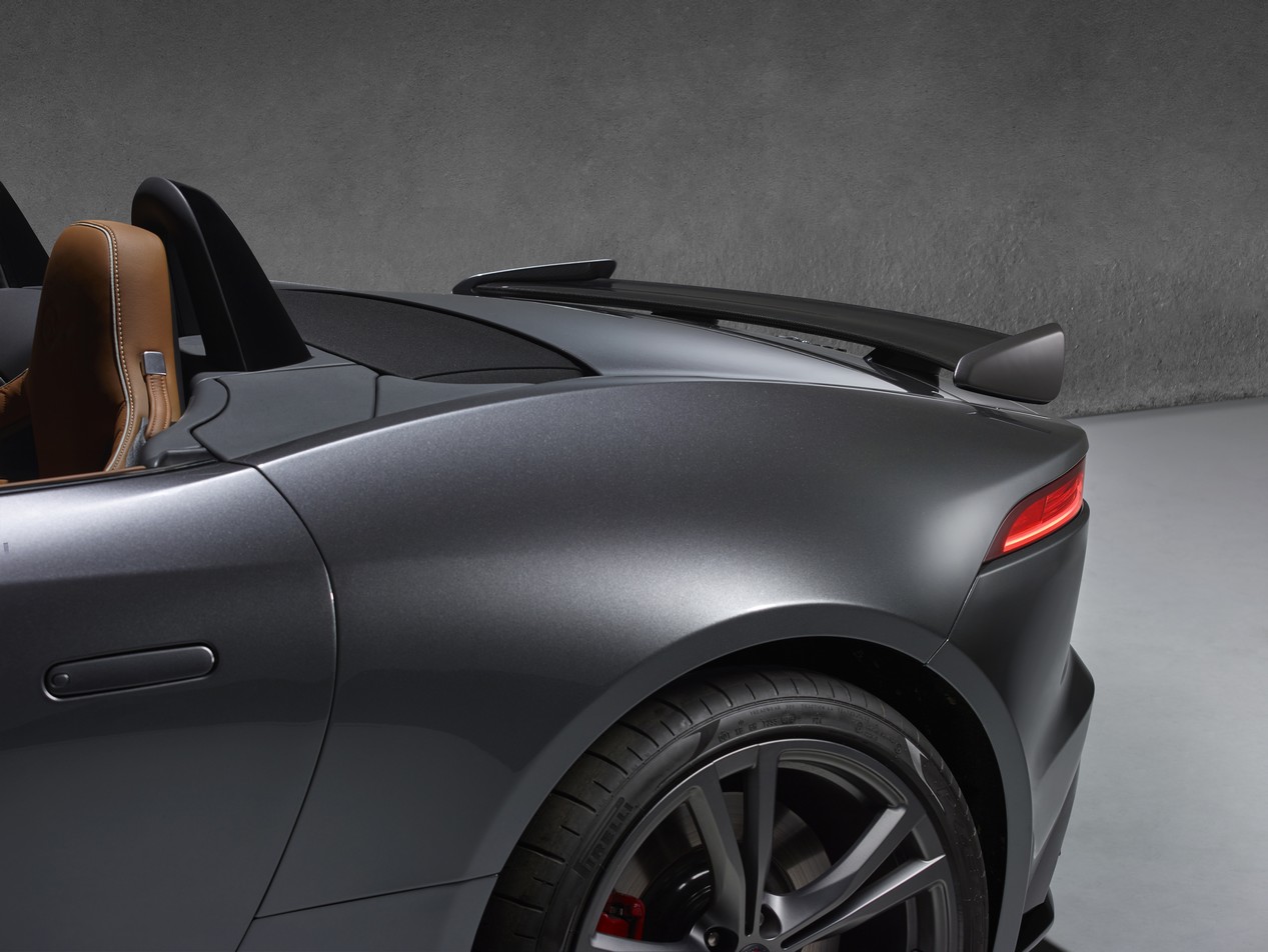 jaguar f type svr 22