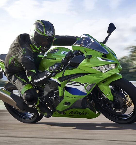 Nouvelle moto sportive Kawasaki Ninja ZX 4 RR modèle 2027 sur circuit dans une couleur verte