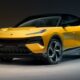 Lotus Eletre jaune en stationnement