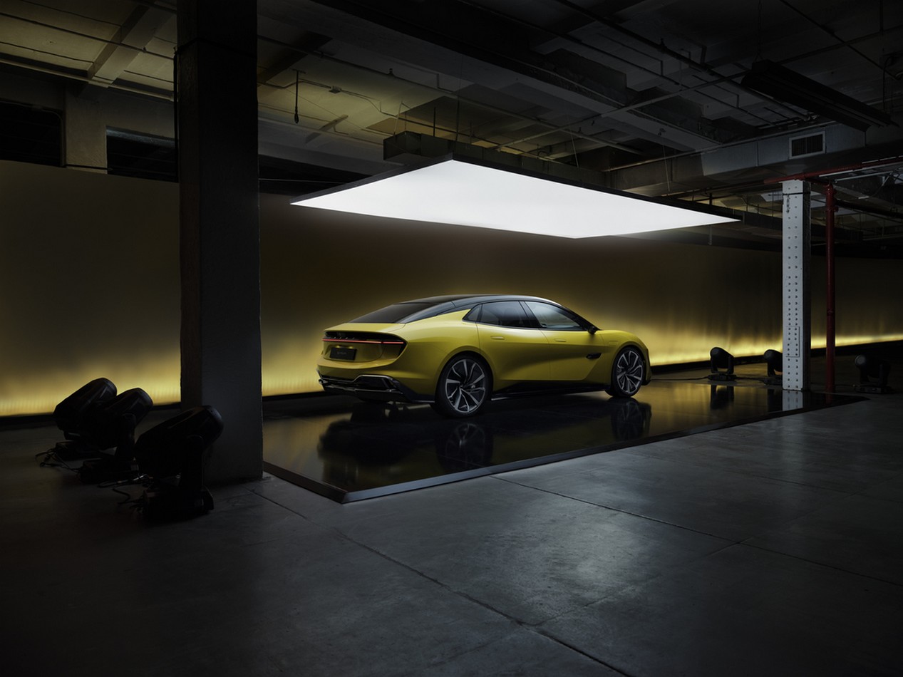 Lotus Eletre jaune