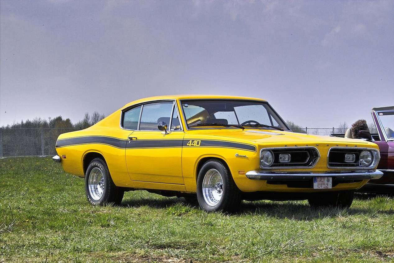 Plymouth Barracuda 440 de deuxième génération de couleur jaune année 1969