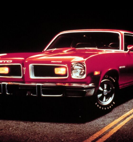 Pontiac GTO rouge de 1974