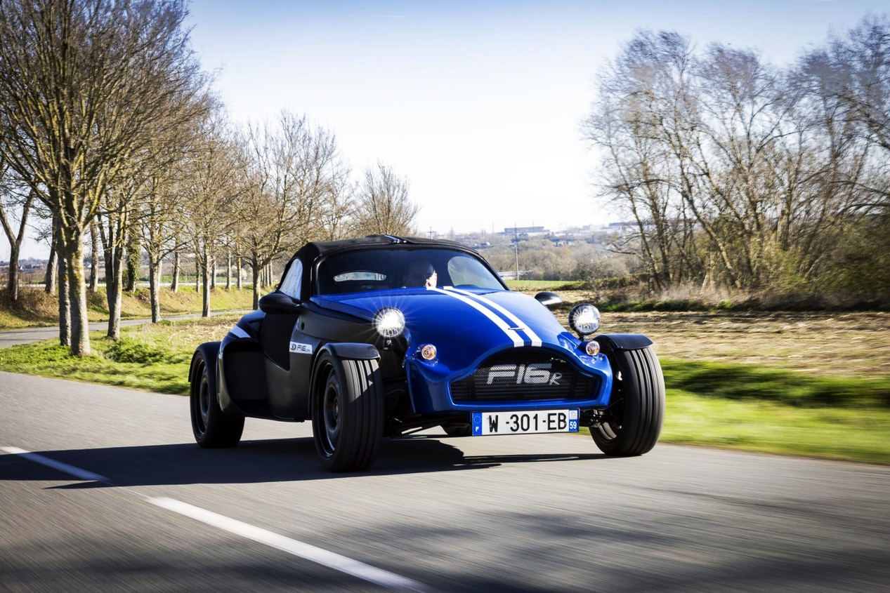 Nouvelle voiture SECMA F16 Rétro bleue modèle 2026