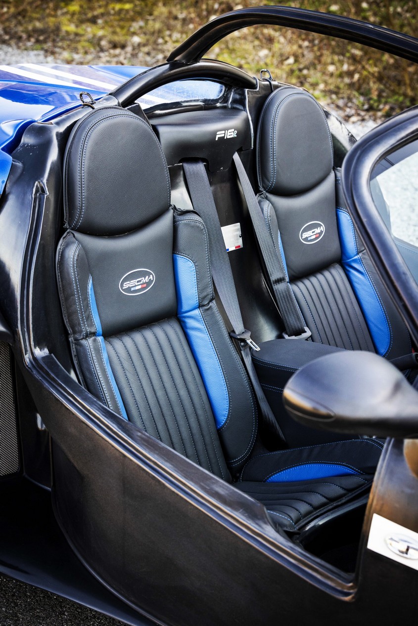 Nouvelle voiture SECMA F16 Rétro bleue modèle 2026
