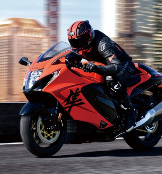 Moto orange Suzuki Hayabusa modèle 2026