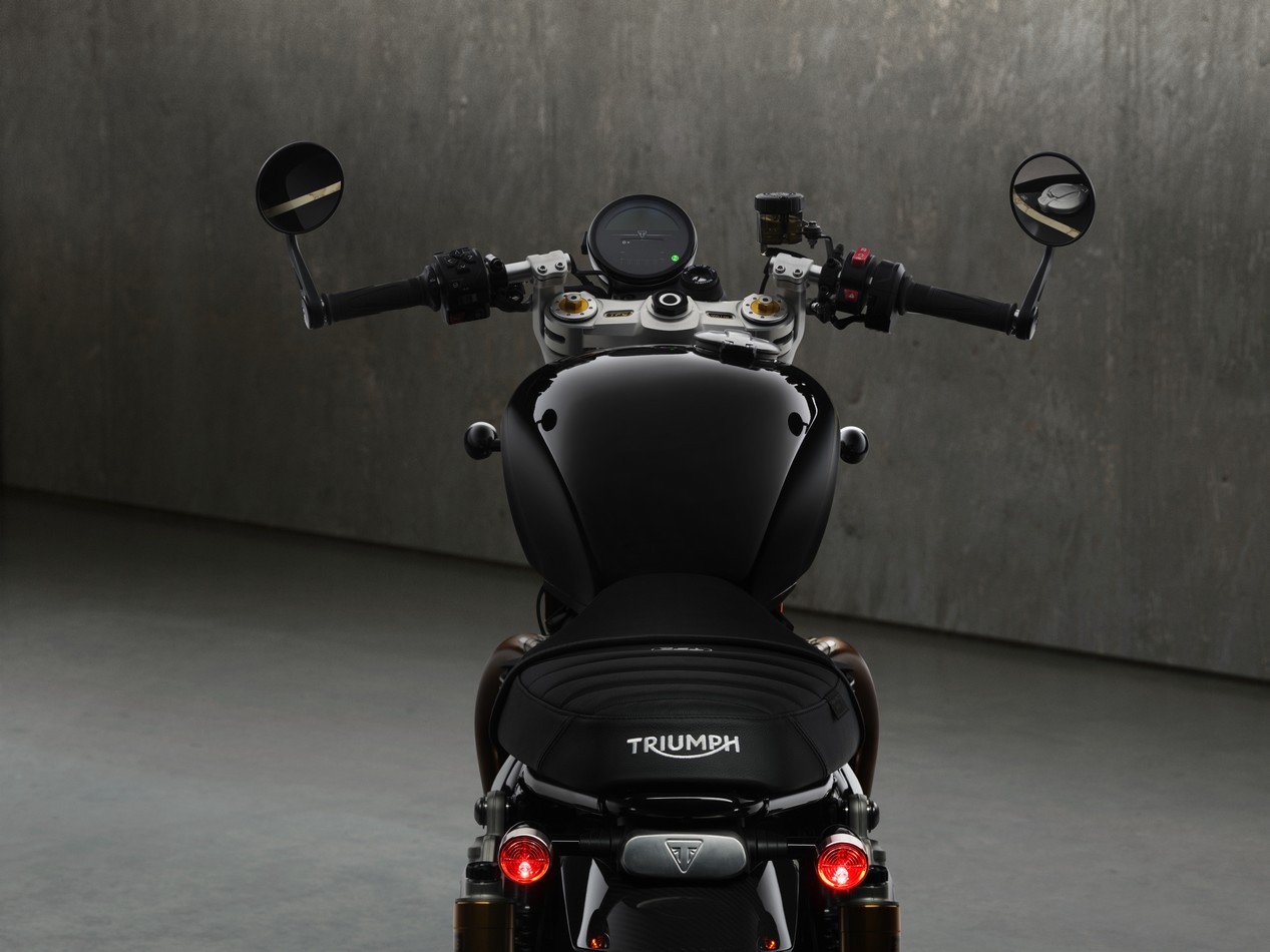 triumph speed twin 1200 tfc 9