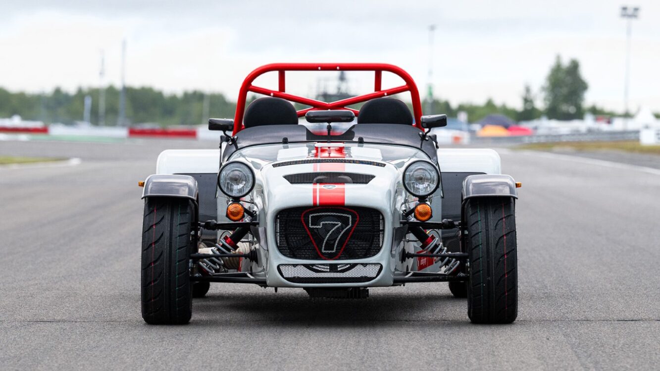 Caterham-Seven-340 avant