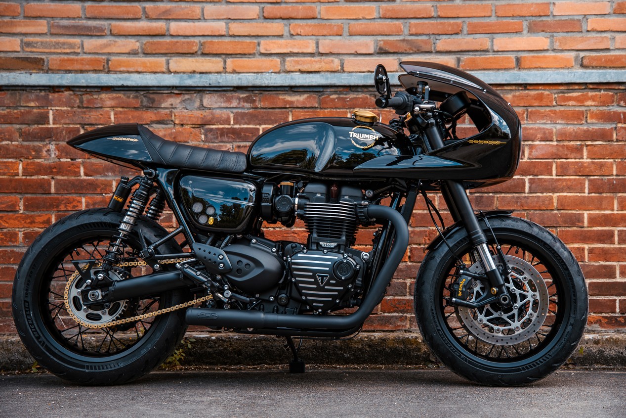 Moto Triumph Thruxton Noir & Gold préparée par l'atelier FCR Original