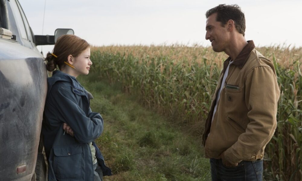 Scène du film Interstellar entre Matthew et sa fille dans le film : Mackenzie Foy