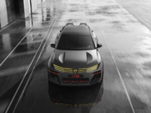 Peugeot E T16 de haut face avant