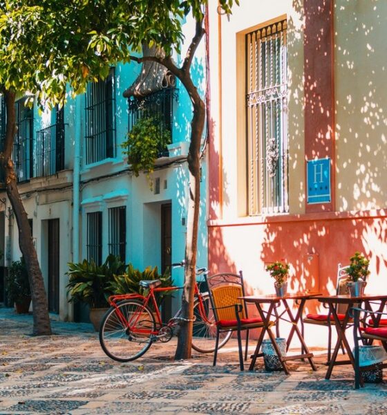quartier santa cruz seville johan mouchet unsplash